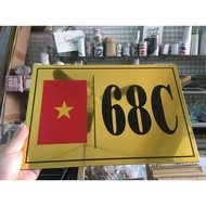 (Giao hỏa tốc) Bảng số nhà in hình lá cờ VN chất liệu alu gương vàng và alu gương trắng in uv. Thiết