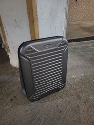 可摺灰色硬殼20吋行李箱 luggage