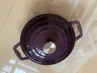全新紫色鑄鐵鍋（not LC）$100