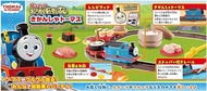 (預購) 日本直送 Thomas 兒童玩具 訓練 配對 啟發 迴轉壽司車 火車頭 湯瑪士 小火車 大地圖場境 木制時鐘玩具  多拼法火車路軌 益智 重用 小手肌 積木 顏色 數字 連接 繪畫布 安靜玩
