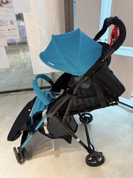 Combi F2 輕便嬰兒手推車