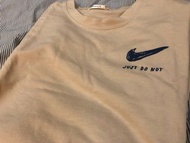 NIKE翻玩短T