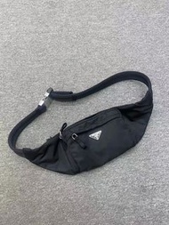 全新PRADA Re-nylon腰包