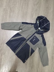 迪卡儂男童衝鋒衣軟殼。可分拆兩件穿著