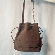 Ferragamo啡色水桶包 稀有金色金屬牌肩帶 側背斜揹肩背袋 中古