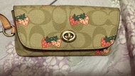 Coach 草莓印花眼鏡盒
