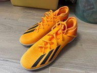 Adidas 足球鞋