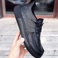 Men Lightweight Slip-On Small Leather Shoes Season Black Fashion Sneakers Fashion Sports Casual Shoe