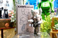 🥇現貨🥇KAWS Clean Slate Vinyl Figure Brown
