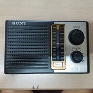 🏠超大聲，收音清晰 古舊 SONY IFC-F10 AMz/FM 收音機(貨品VOLUME按鍵旁外殼有爆裂，沒有手挽膠帶，介意勿買)