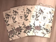 Anna Sui 系列禮物🎁紙袋 $70 x 4 個H 30 x W 18  x D 11 cm