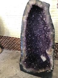 大型 紫晶洞 重約30公斤 帶有金磚方解石 晶洞 水晶