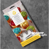 Wilton Syringe Cupcake Decorating set of 12/syringe Cupcake set