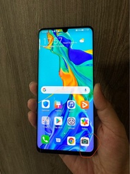 HUAWEI P30 Pro 8+128GB屏幕有黑點have black dots on the screen