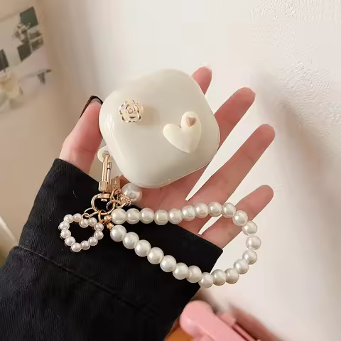 Cute 3D Heart Love Silicone Earphone Case for Samsung Galaxy Buds Live / Buds Pro / Buds 2 / Buds2 P