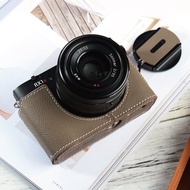 適用機型Sony RX1R III 手掌紋皮革相機底座皮套