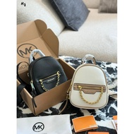 A Crossbody mk Backpack Backpack#MichaelKors #MK真香16×20