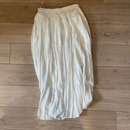 Uniqlo白百摺裙