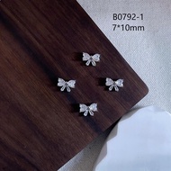 Set of 2 nail charms with bow nails A20