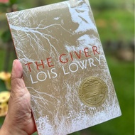 Lois Lowry The Giver Newberry Medal Winner 1994 Dystopian Novel Book Literature Literature Literatur