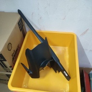 YAMAHA Y15 REAR FENDER INNER PENUTUP RANTAI