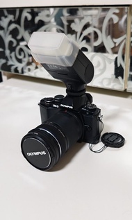 Olympus OM-D E-M10 機身+鏡頭+閃光燈全套
