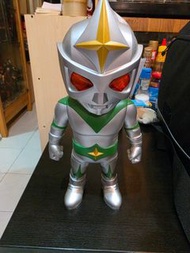 mazzcot 咸旦超人 medicom sofubi