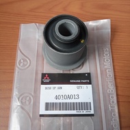 Bush up arm - Triton upper wing bushing