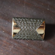 裏穴 24×35mm メタルボタン1個