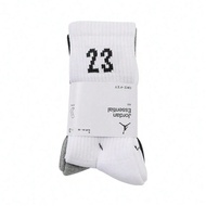 ถุงเท้ายาวสำหรับกีฬา 3 คู่ รุ่น U J ESSENTIAL CREW สำหรับผู้ชาย/ผู้หญิง รหัส DA5718-911 ปี 2024