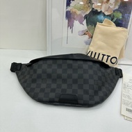 Lv 路易威登 黑色棋盤格帆布拼皮Discovery Bumbag系列腰包 47*9*20cm 19年編碼