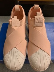 Adidas 粉紅色繃帶鞋