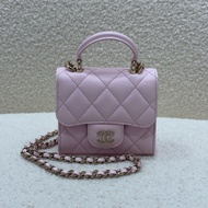 Chanel 粉色迷你手提口蓋包