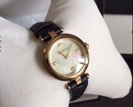 代購GUCCI古馳手錶女 金色鑲鑽珍珠貝母錶盤小盤皮帶石英錶 全智賢同款腕錶YA141505 （下單請備註顏色）