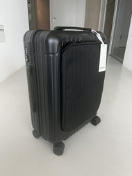 rimowa essential sleeve