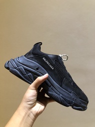 Balenciaga Triple S black