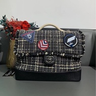 Chanel 香奈兒 機場系列 手提鏈條徽章包