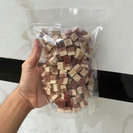 Dog treats with beef balls mixed with cheese, supplemented with calcium, protein, protein