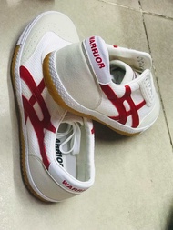 WARRIOR GIÀY BATA TÀU ĐÁ BÓNG CHẠY BỘ