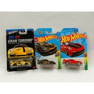 HOT WHEELS MAINLINE PORSCHE 911 GT3 RS