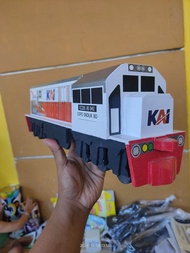 Lokomotif kereta api CC 201 - Miniatur Kereta Api Kayu Surabaya