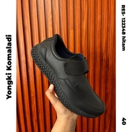 RES Men's Loafers 122348 Black size 40