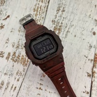 旺角有門市 G-SHOCK 新系列 GW-B5600SL-4 霧面暗紅色+黑色混色 全部錶款都全新有盒  gwb5600