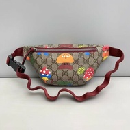 Gucci古馳 兒童腰包 老花蘑菇印花腰包胸包 ，尺寸25×12cm