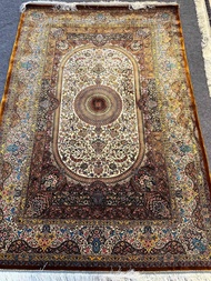 "Exquisite 4x6 ft Persian Silk on Silk Carpet from Iran – A Masterpiece of Luxury and Elegance for Y
