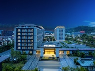 Blue Town . Royal Azure Holiday Hotel