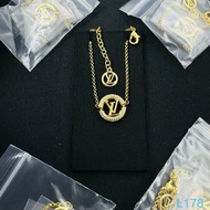 LV Style Diamond Double LOGO Necklace Gold Light Luxury Clavicle Chain Influencer Same Style Exquisi