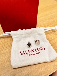Valentino 卯釘耳環全新含盒與紙袋
