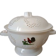 Plastic basin + lid measuring 22cm Food Container