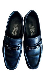 SALVATORE FERRAGAMO 黑色樂福軟皮鞋 約歐碼40